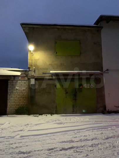 Гараж, > 30 м²
