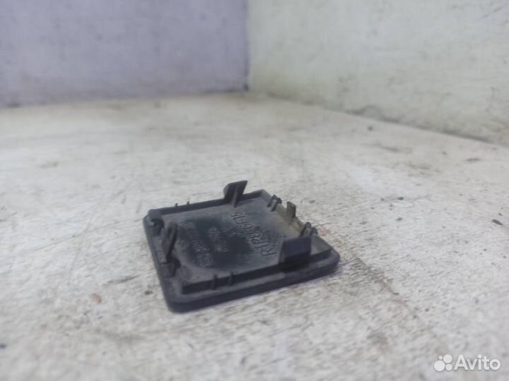 Заглушка поддомкратника