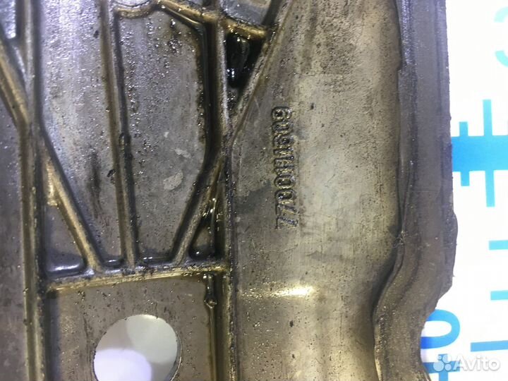 Рено Трафик Клапанная крышка