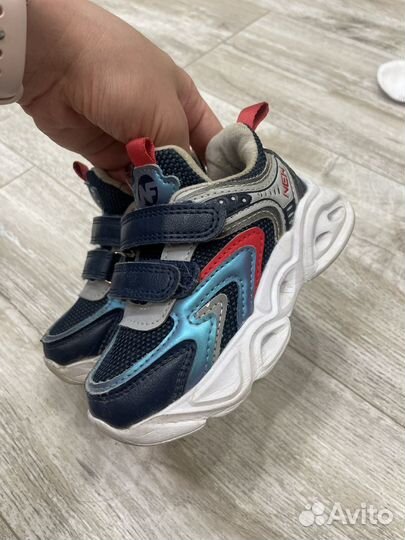 Кроссовки детские 23 размер