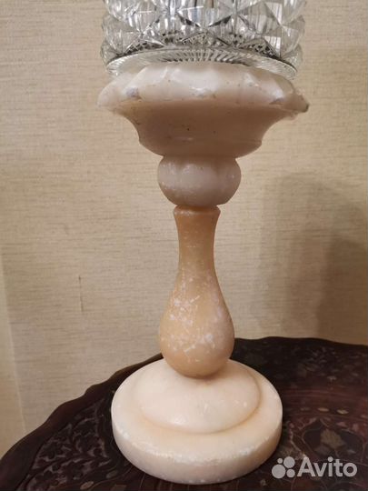 Лампа настольная с мраморным основанием