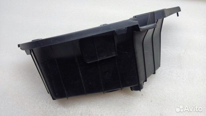 Ящик для инструментов правый Lexus Rx300 MCU35