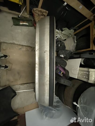 Бампер задний mitsubishi carisma