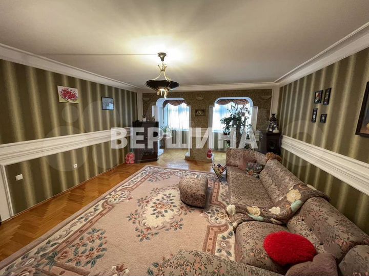 4-к. квартира, 111,8 м², 2/5 эт.