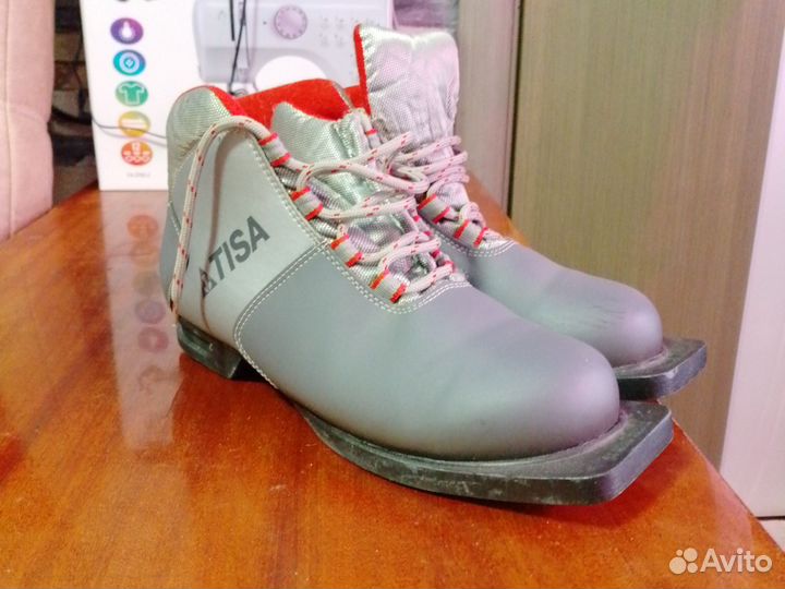 Лыжные ботинки