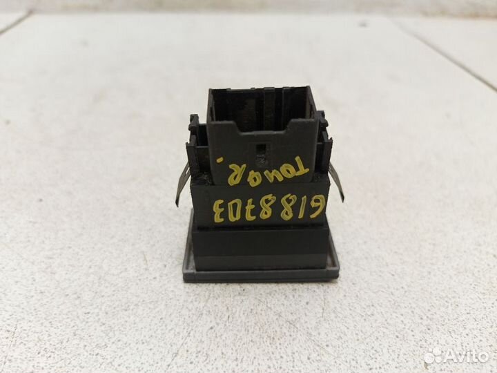 Кнопка обогрева сидений