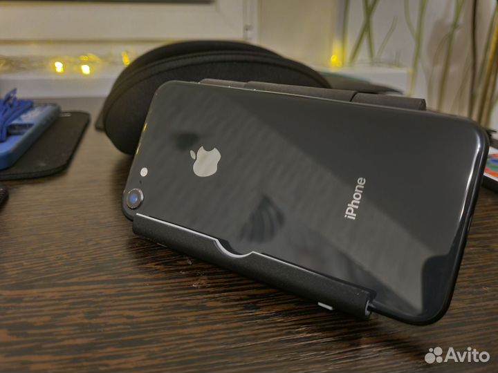 iPhone 8, 64 ГБ