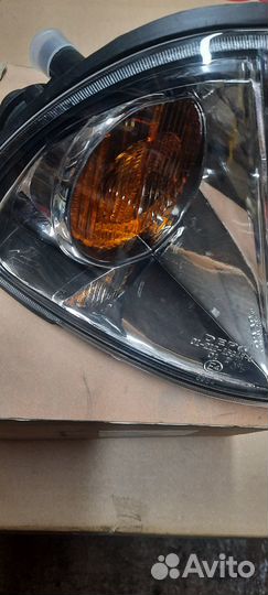 Продам фонарь указателя поворота Toyota Avensis