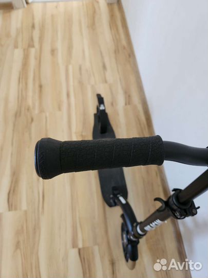 Самокат Huracan