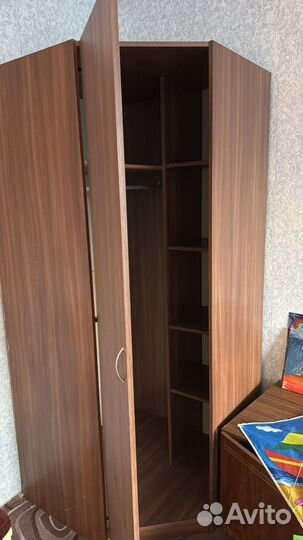 Шкаф