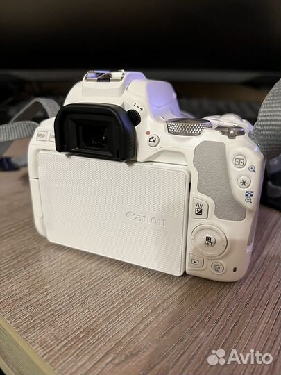 Фотоаппарат canon eos 250d