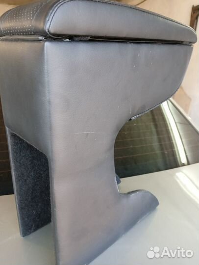 Подлокотник