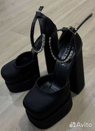 Туфли братц на платформе под versace 38 размер