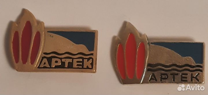 Значки Артек