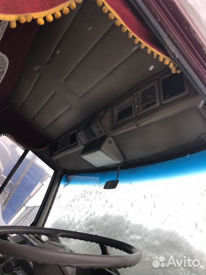 Салон Митсубиси Фусо файтер