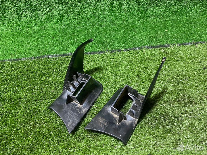 Накладки фиксаторов ремней задних BMW E34