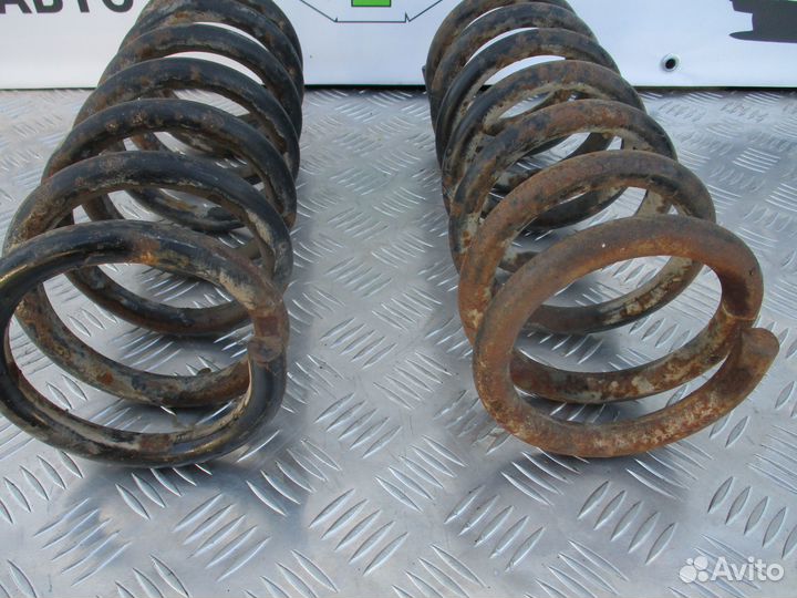 Пружина передняя Volkswagen Transporter T3 91г