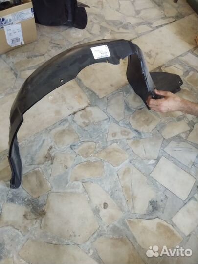 Подкрылок передний левый Chevrolet Aveo Т250