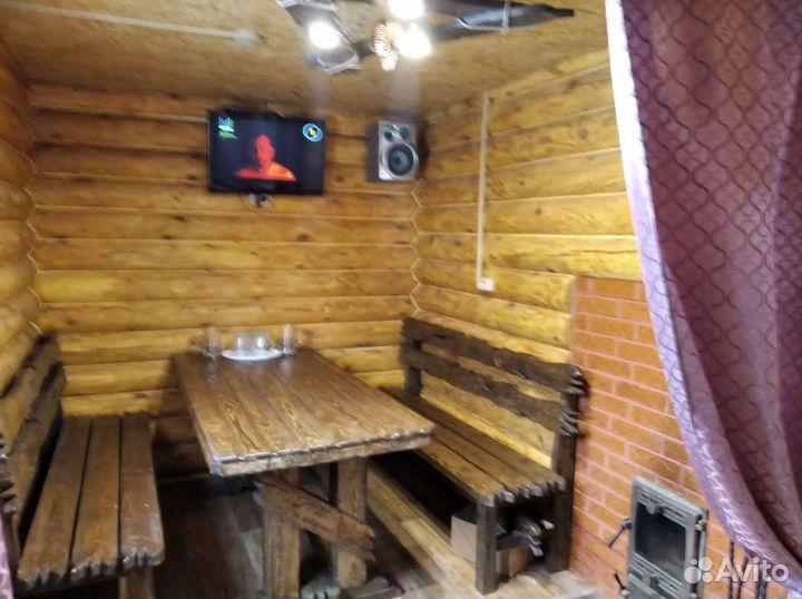 Стол деревянный с лавками под старину