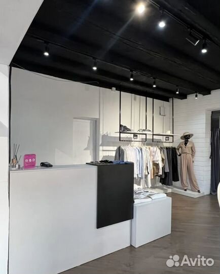 Шоурум женской одежды