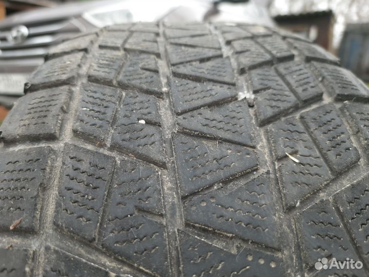 Bridgestone Blizzak DM-V1 235/65 R17 108R