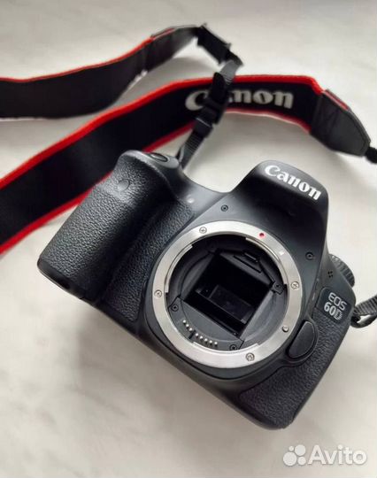 Зеркальный фотоаппарат canon 60d