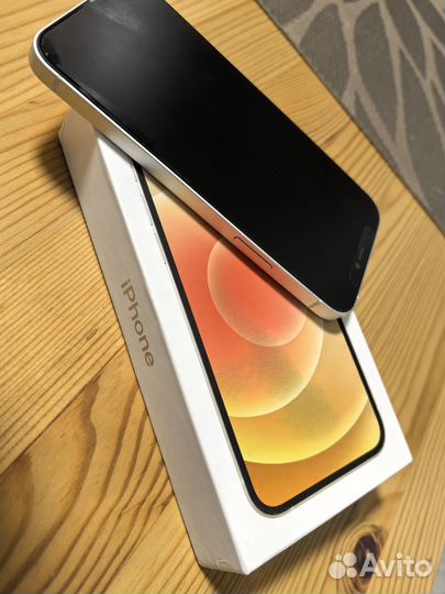iPhone 12, 64 ГБ