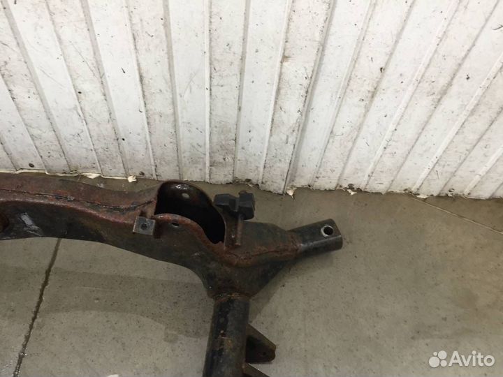 Б/У Балка задняя 4100A036 mitsubishi