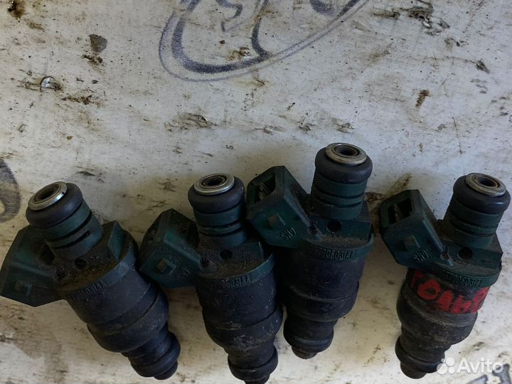 Форсунка топливная Volkswagen Golf 4