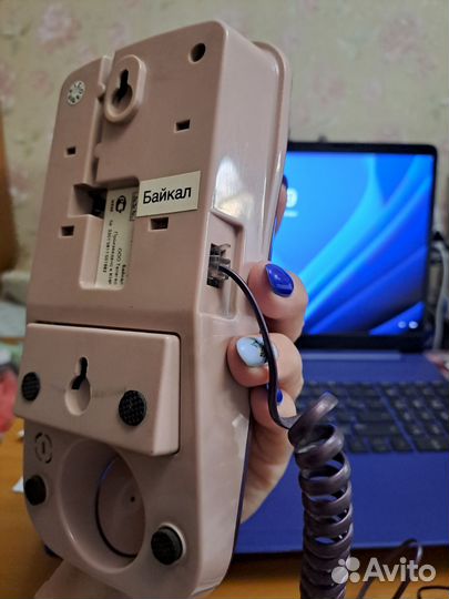 Стационарный телефон настенный