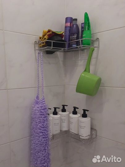 Угловая полка для ванной