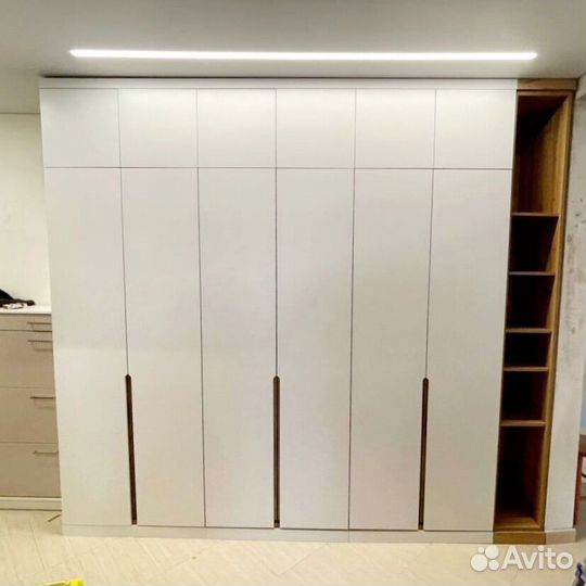 Большой шкаф