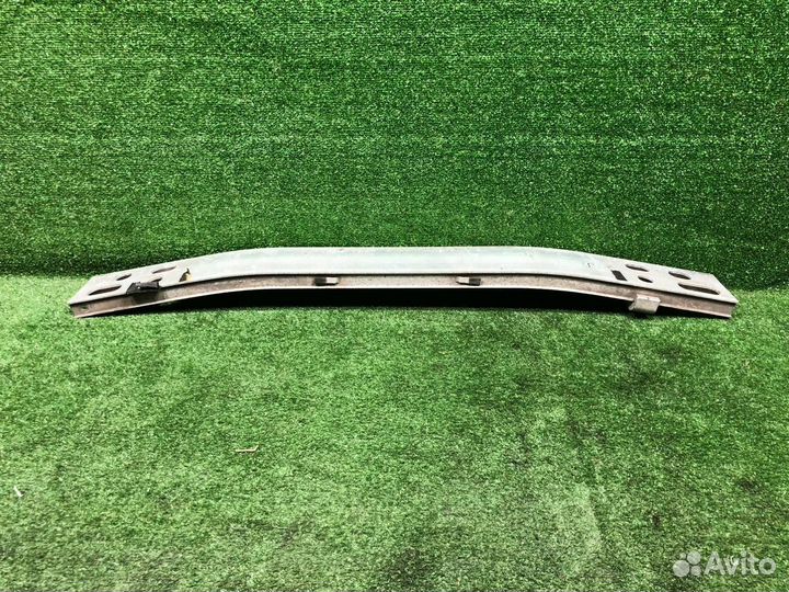 Усилитель бампера передний Toyota Prius ZVW30