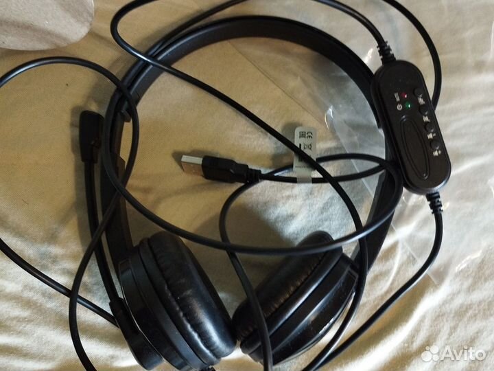 Наушники с микрофоном Accutone