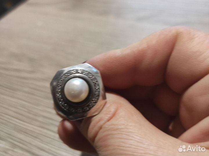 Серебряное кольцо с жемчугом