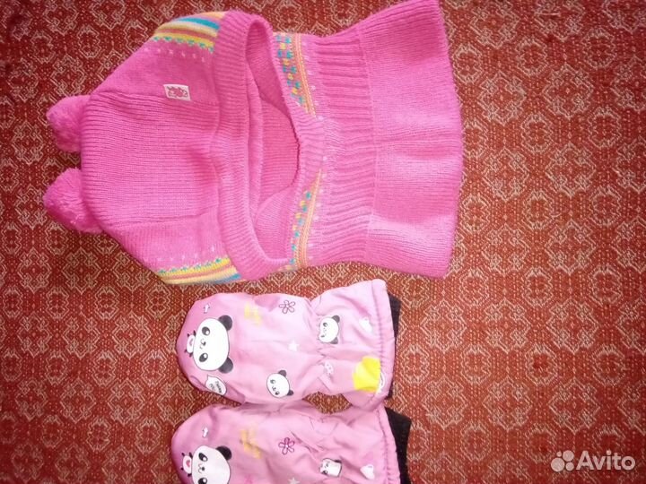 Розовый комплект для девочки (шапка + варежки)