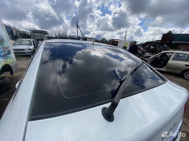 Заднее стекло LADA Priora