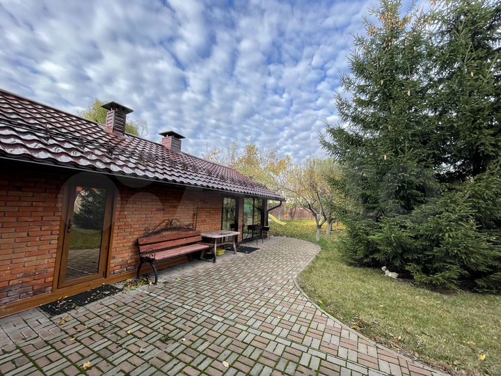 Дом 182 м² на участке 12 сот.