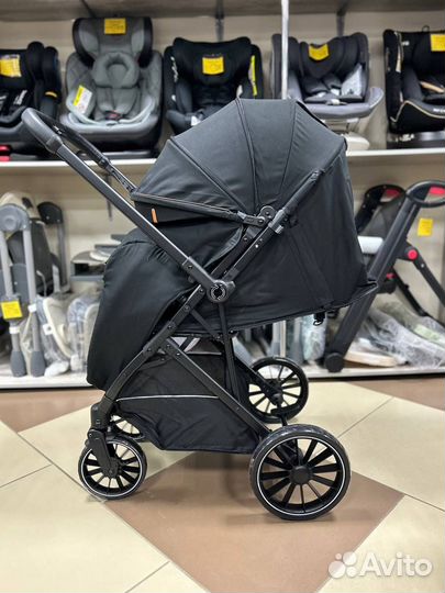 Коляска с перекидной ручкой Luxmom H2