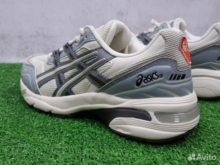 Кроссовки женские беговые asics