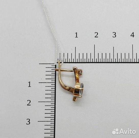 Серьги с синтетическим камнем Золото