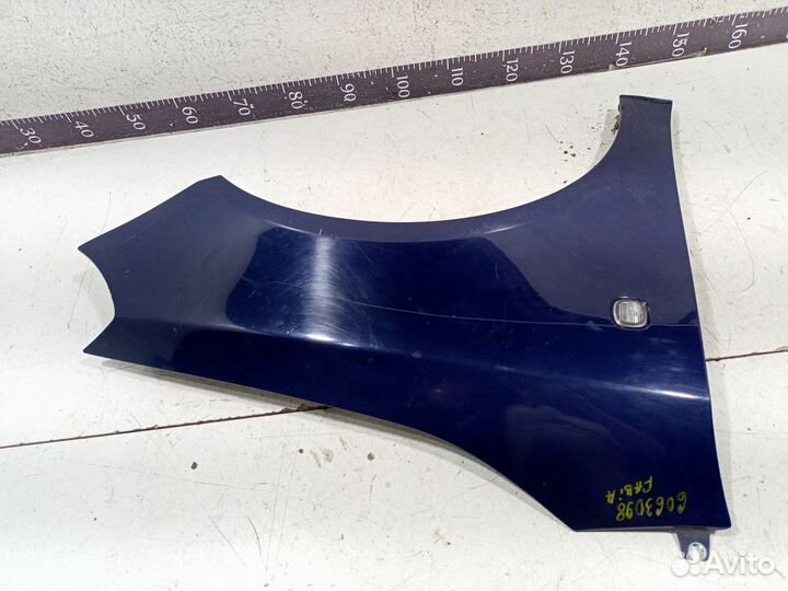 Крыло переднее правое