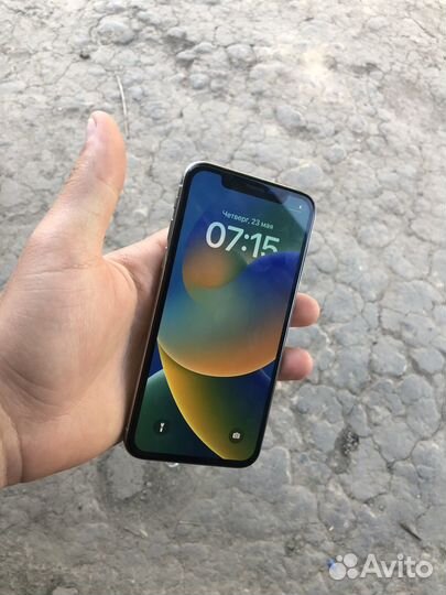 iPhone X, 64 ГБ