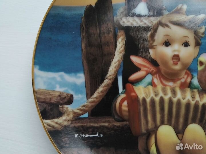 Тарелка настенная Hummel Goebel