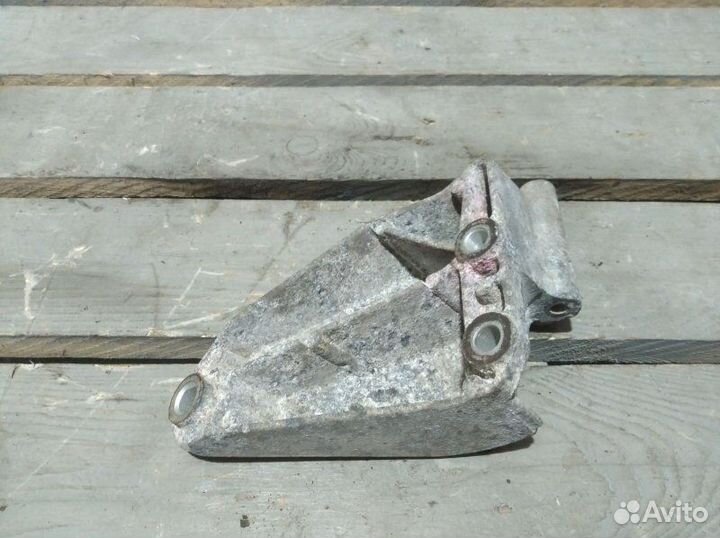 Кронштейн генератора Chevrolet Lacetti универсал