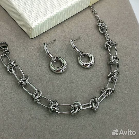 Серьги и браслет Cartier