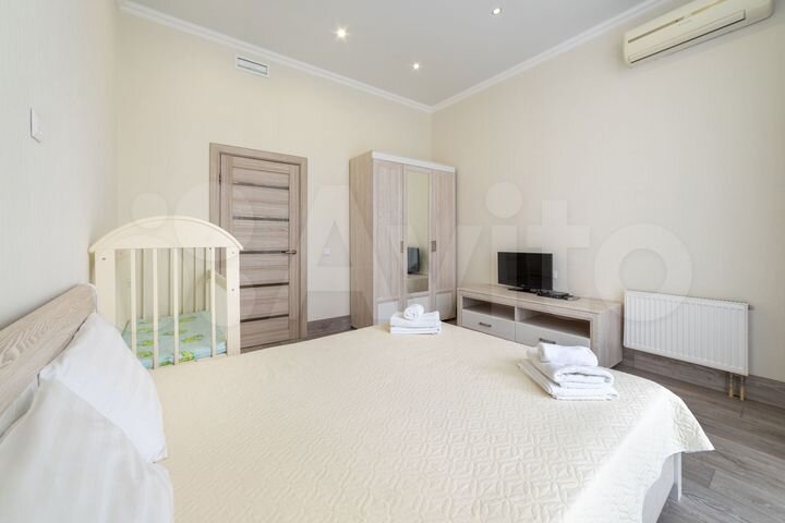 2-к. квартира, 77 м², 2/4 эт.