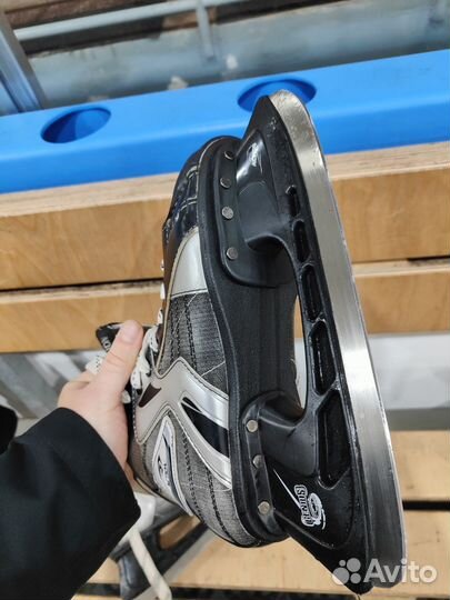 Коньки фигурные 40 размер