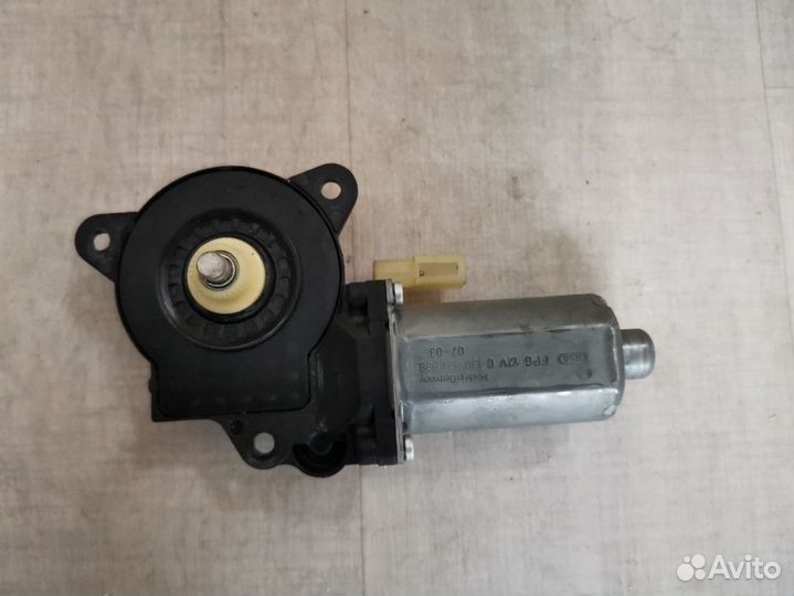 Моторчик стеклоподъемника передний левый Ford