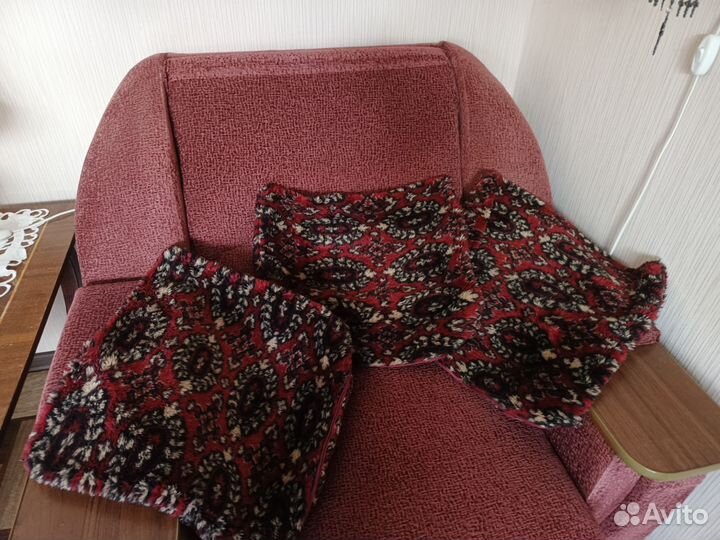 Покрывало, накидки на кресло, наволочки на подушки